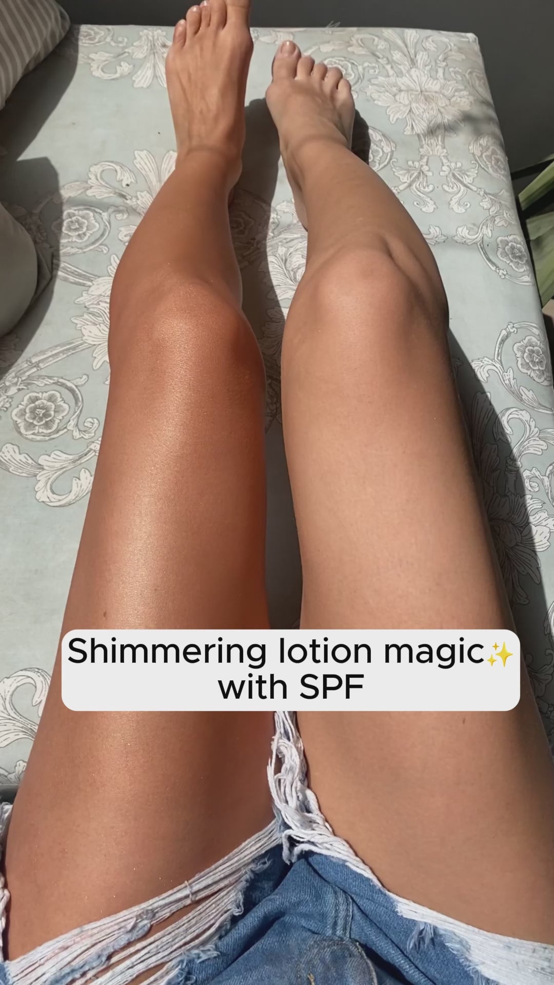 Tropical Glow Shimmering Lotion SPF 15- Sangria